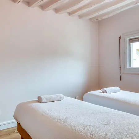 Hébergement de vacances Miral - Charmante Maison Au Bord De L'eure