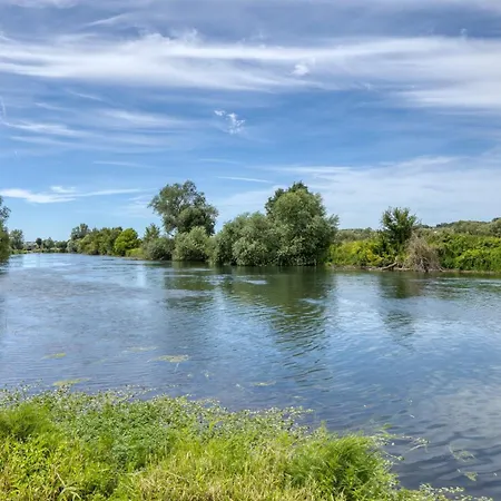 Hébergement de vacances Miral - Charmante Maison Au Bord De L'eure